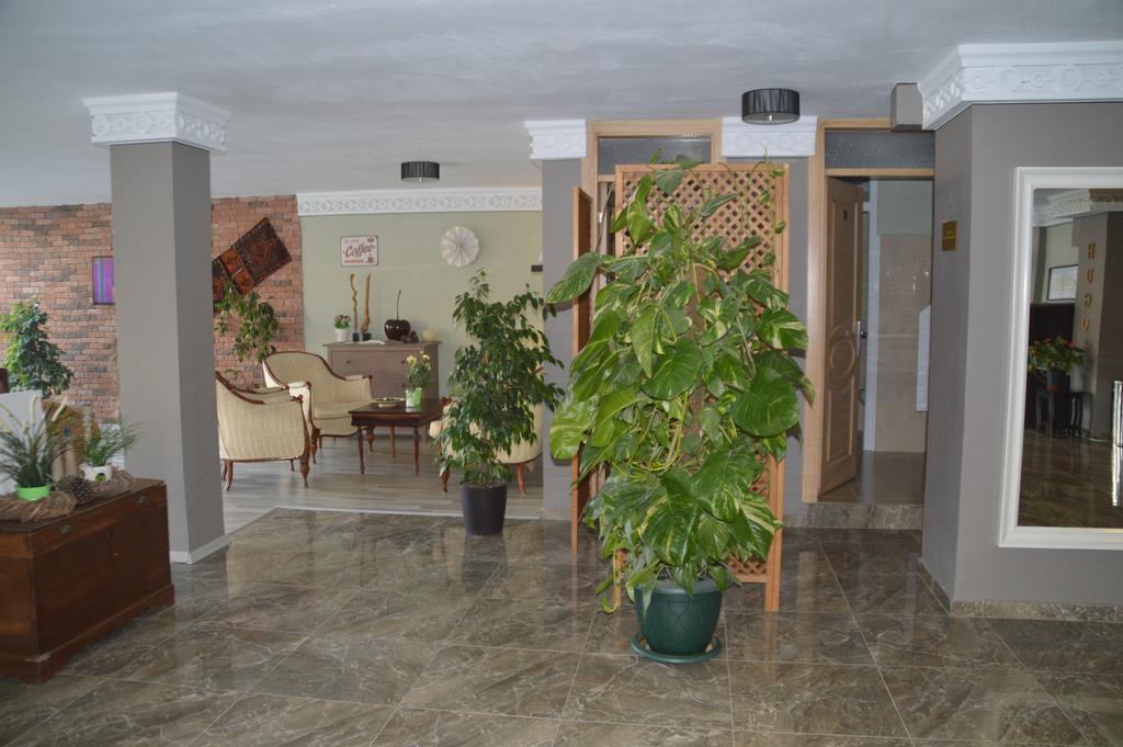 Hotel Hugo Altinoluk Exterior photo