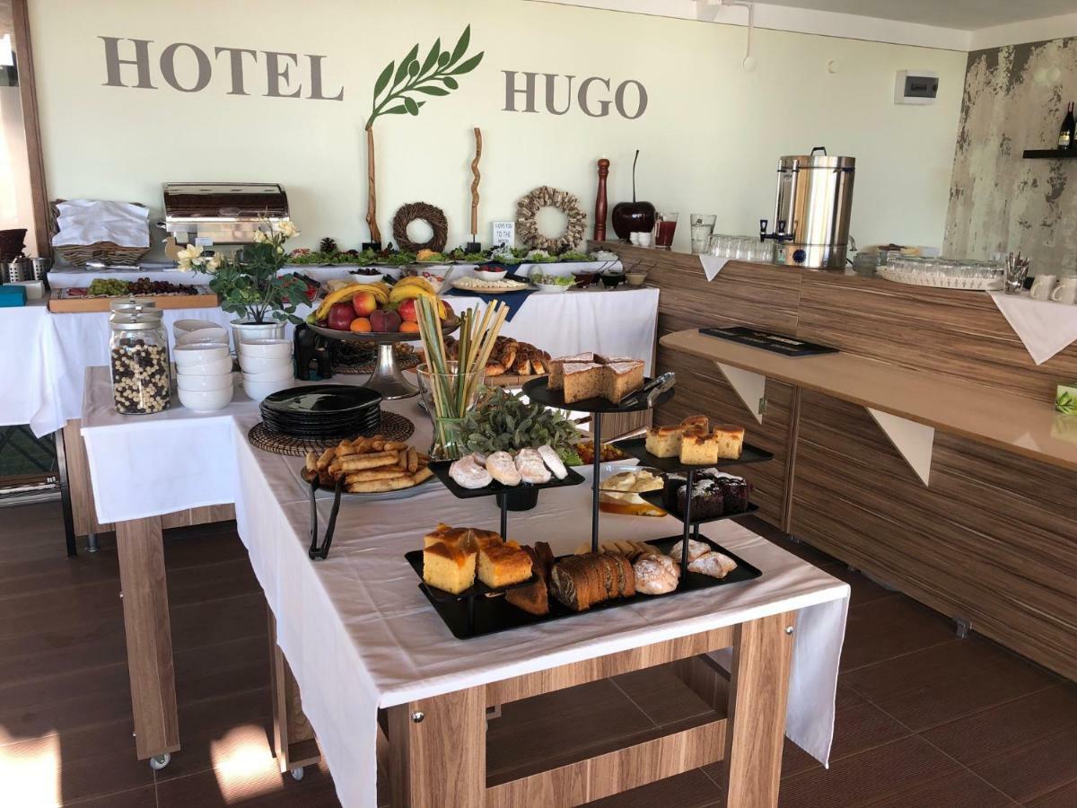 Hotel Hugo Altinoluk Exterior photo