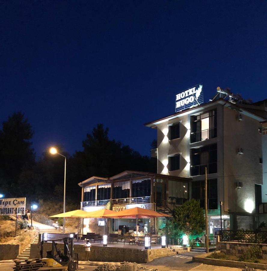 Hotel Hugo Altinoluk Exterior photo